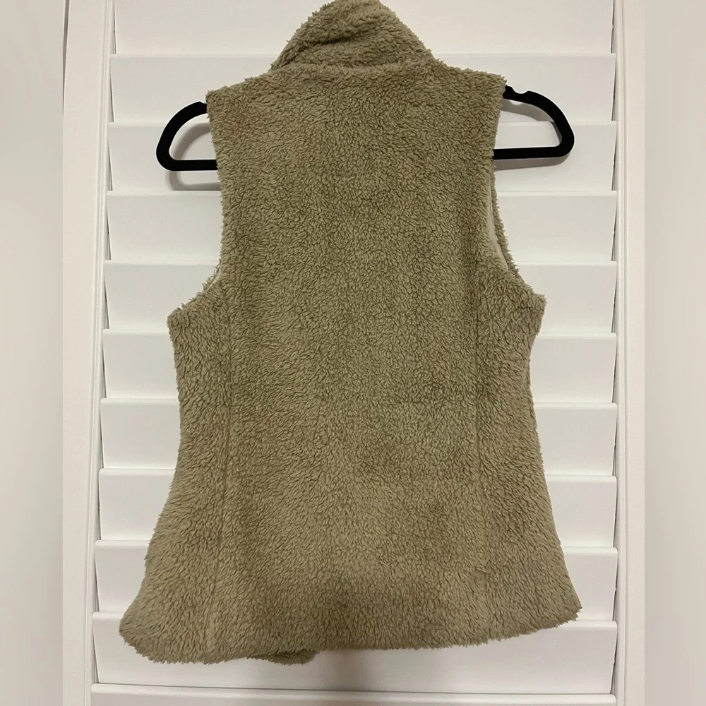 Patagonia Ladies Los Gatos Fleece Vest - Picture 4 of 5